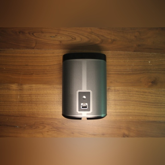 Sonia PLAY:1 Compact Wireless Smart Speaker - Picture 2 of 4